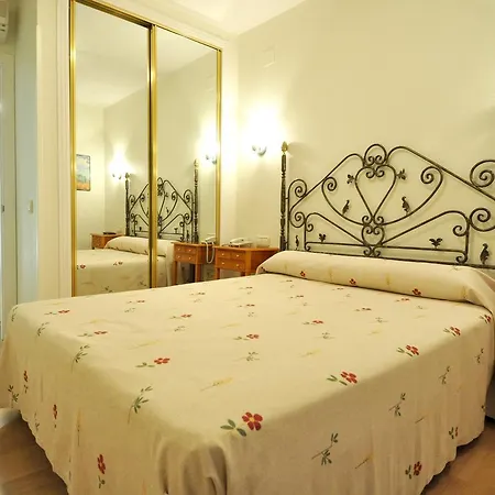 Lejlighedshotel Aralso Sotillo 2*